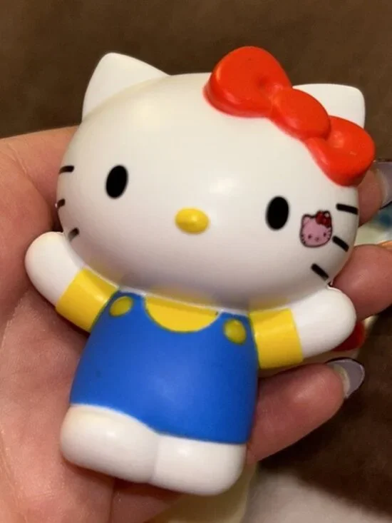 Hello Kitty Collectible Figurine Bundle Set - Picture 3 of 7